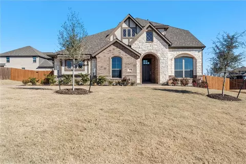 204 Rosetree Ct, Hewitt, TX 76643