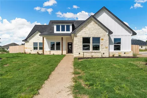 921 Northern Dancer Dr, Hewitt, TX 76643