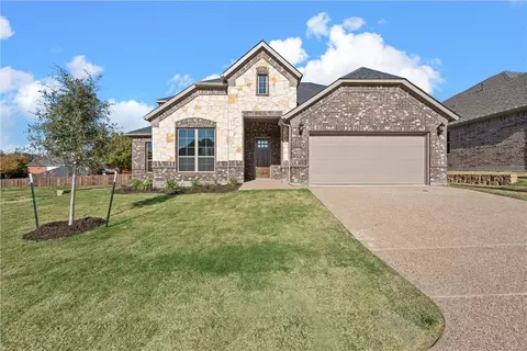 90 Cedar Creek Ct, Woodway, TX 76712