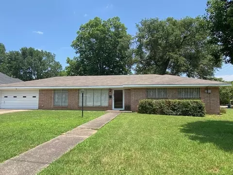 302 N Canton, Mexia, TX 76667