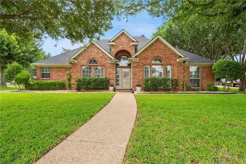 1112 Springwood Dr, Robinson, TX 76706