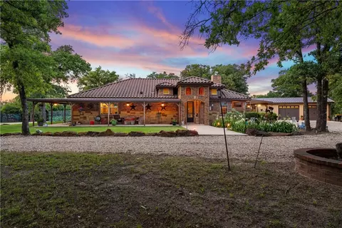 142 Wayside Dr, Elgin, TX 78621 photo 2