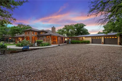 142 Wayside Dr, Elgin, TX 78621 photo 3