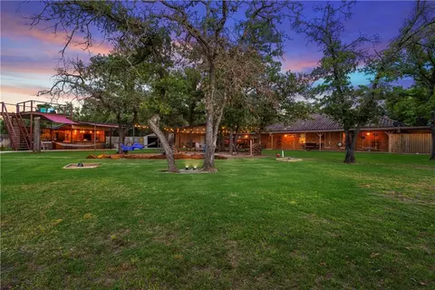 142 Wayside Dr, Elgin, TX 78621 photo 8