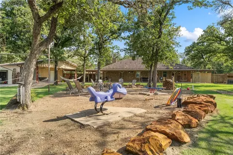 142 Wayside Dr, Elgin, TX 78621 photo 38