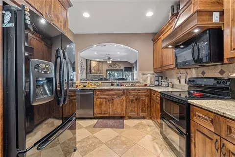 142 Wayside Dr, Elgin, TX 78621 photo 45