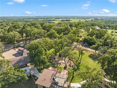 142 Wayside Dr, Elgin, TX 78621 photo 23