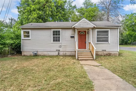3320 N 21st St, Waco, TX 76708