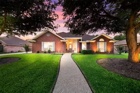 813 Cheyenne Trl, Hewitt, TX 76643