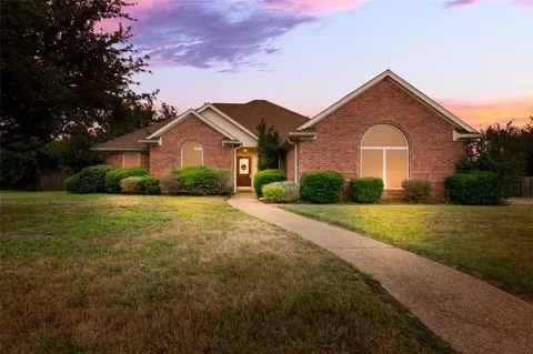 608 Remington Park Dr, Robinson, TX 76706