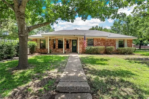 14057 Harbor Dr, Woodway, TX 76712