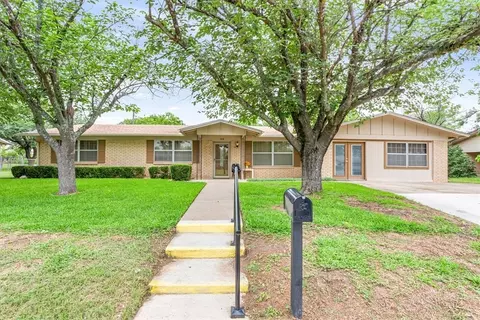 719 W Margaret St, Robinson, TX 76706