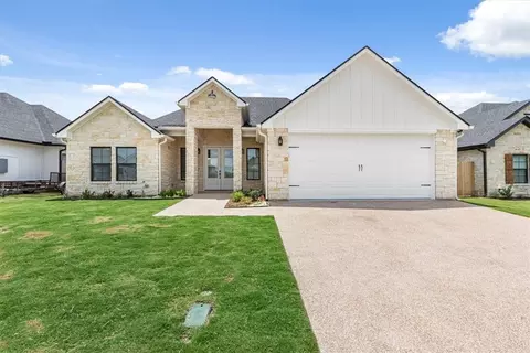 10012 Braided Briar Dr, Woodway, TX 76712