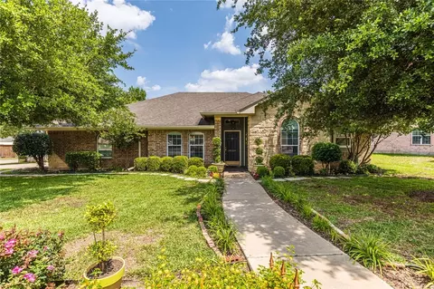 509 Sapphire Blvd, Hewitt, TX 76643