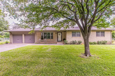 325 Catalina Dr, Waco, TX 76712