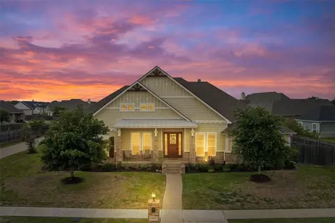 449 Stone Manor Dr, Mcgregor, TX 76657