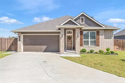 3904 S Fork Ranch Rd, Waco, TX 76705 photo 2