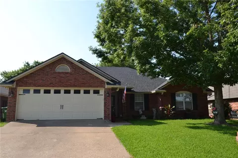 10304 Sierra West Dr, Waco, TX 76712