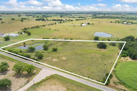 7 7 Mile Ln, Riesel, TX 76682
