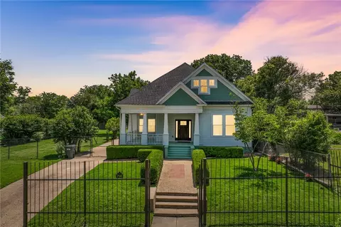 720 N 16th St, Waco, TX 76707