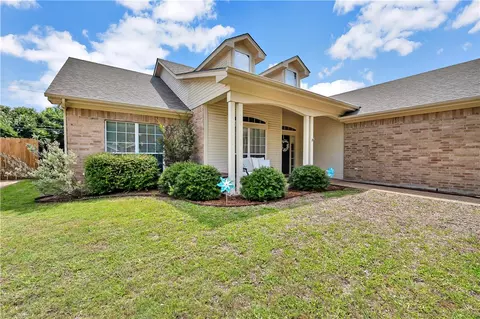 1124 S Haven Dr, Hewitt, TX 76643