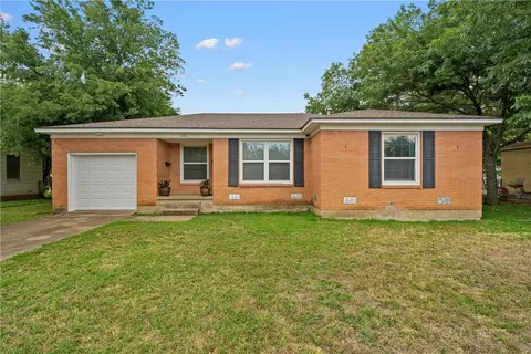 1201 N 62nd St, Waco, TX 76710