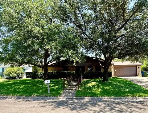 240 Monterrey Dr, Hewitt, TX 76643