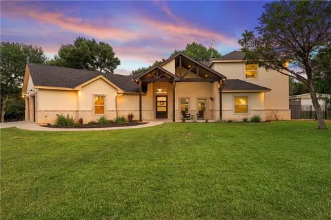 950 Whispering Oaks, China Spring, TX 76633