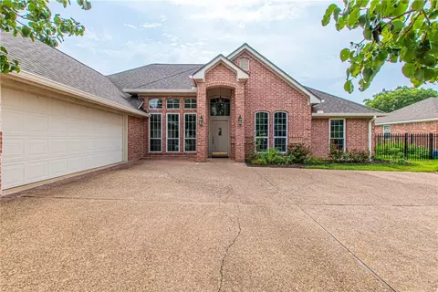 8609 Jonquil Dr, Waco, TX 76708