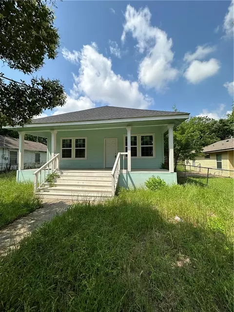 924 N 11th St, Waco, TX 76707