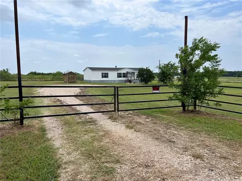 1670 4 Mile Rd, Riesel, TX 76682