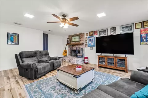 856 Brazos Loop, Waco, TX 76705 photo 9