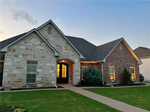 553 Hunton Ln, Waco, TX 76706