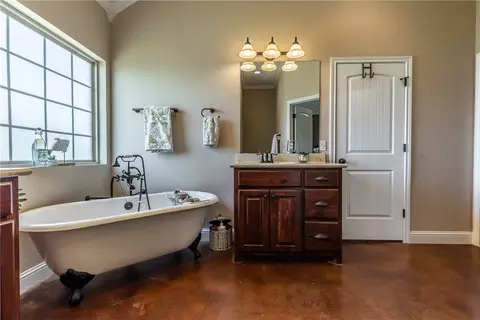 346 Easy Rd, West, TX 76691 photo 33