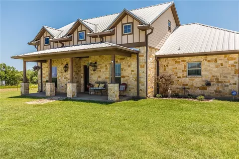 346 Easy Rd, West, TX 76691 photo 2