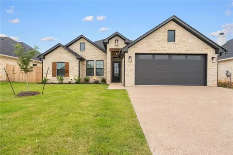 10016 Braided Briar Dr, Woodway, TX 76712