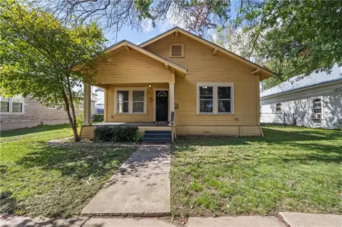 408 W Trinity St, Groesbeck, TX 76642