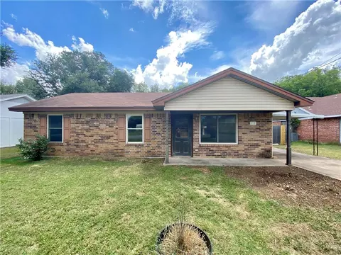 212 Coral Reef St, Waco, TX 76705