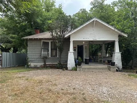 2505 N 15a St, Waco, TX 76708