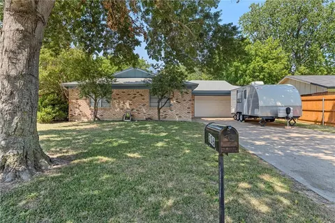 206 Shirley Dr, Waco, TX 76705