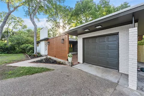 2317 Lake Forest Dr, Waco, TX 76708 photo 2