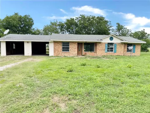 447 Lcr 242, Mexia, TX 76667