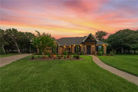 1047 Spanish Oaks Ct, China Spring, TX 76633
