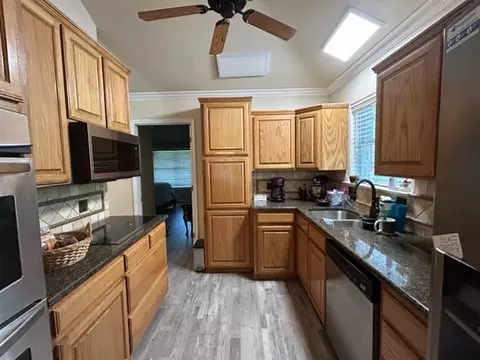 907 E Grayson, Mexia, TX 76667 photo 16