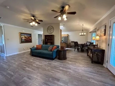907 E Grayson, Mexia, TX 76667 photo 11
