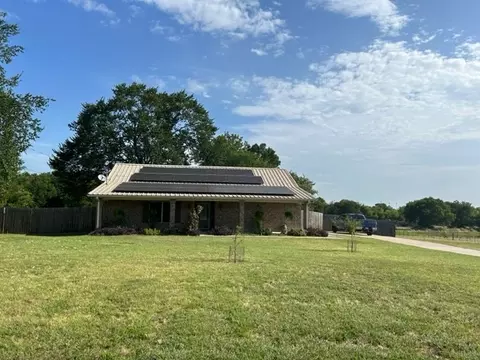 907 E Grayson, Mexia, TX 76667 photo 4