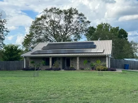 907 E Grayson, Mexia, TX 76667
