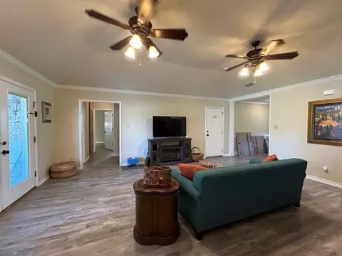 907 E Grayson, Mexia, TX 76667 photo 12