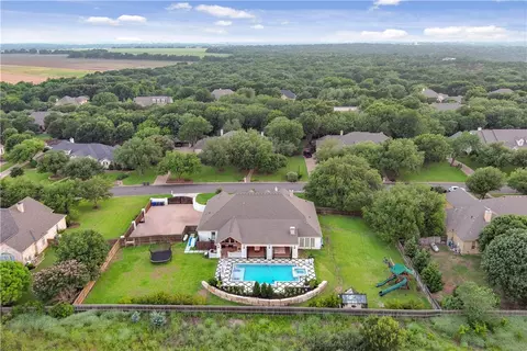 7030 Ledge Stone Dr, Mcgregor, TX 76657 photo 10