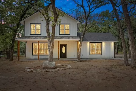 129 Barker Ln, Waco, TX 76705